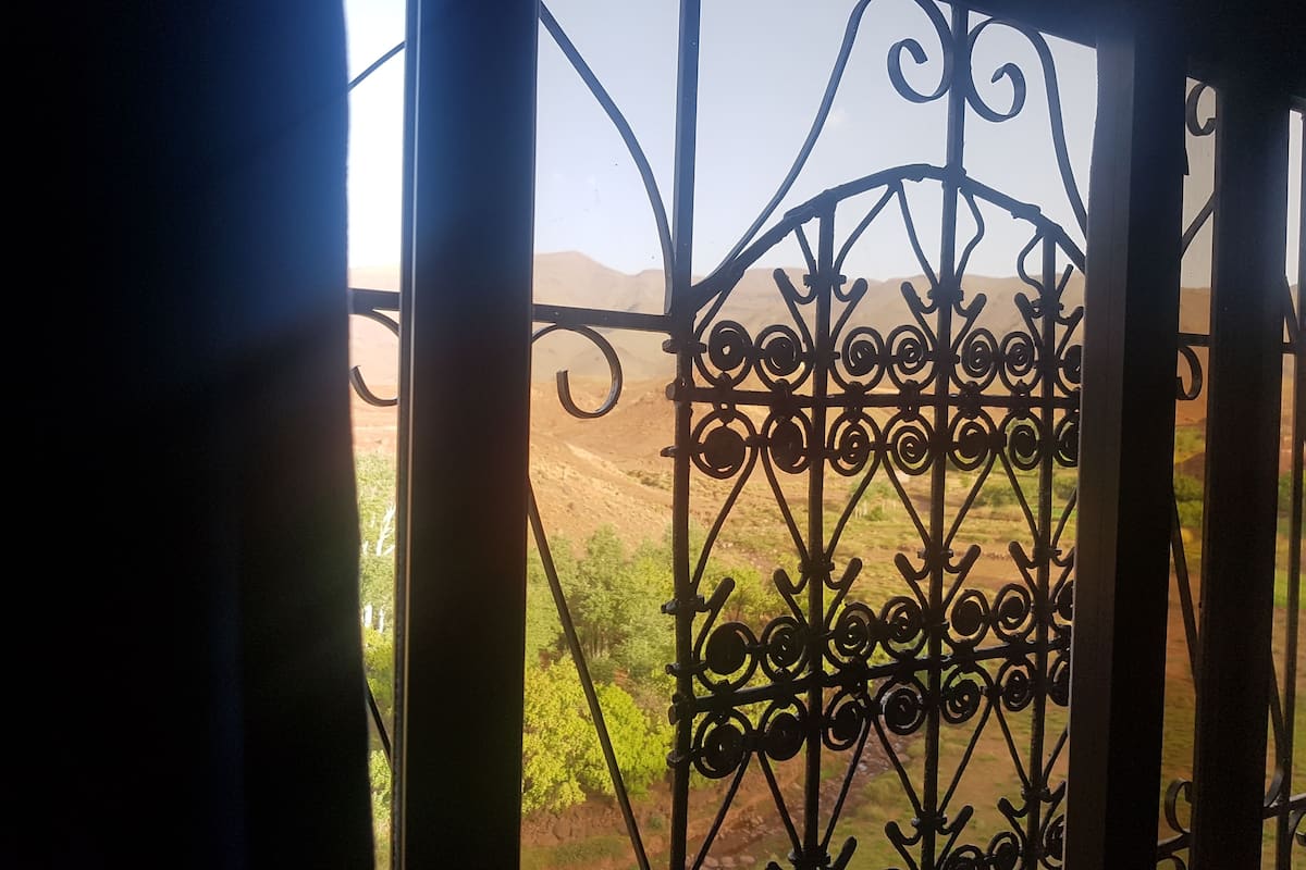 أغطية فراش متميزة ومكتب وواي فاي مجانًا وملاءات أسرّة