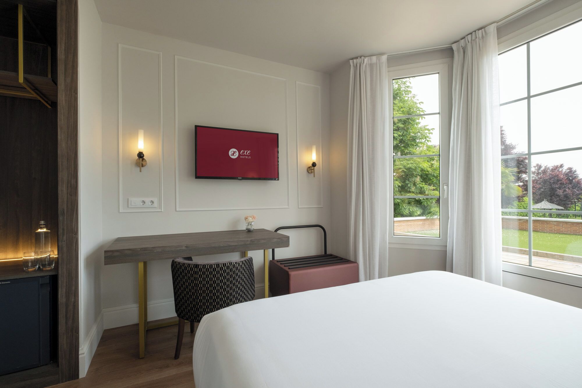 minibar, in-room safe, desk, blackout curtains