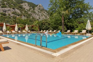 Outdoor pool - Dolunay Apart Otel (Kemer)