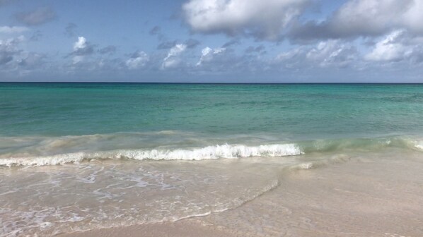 Am Strand, weißer Sandstrand