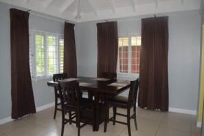 Quarto | Opções para refeição no quarto