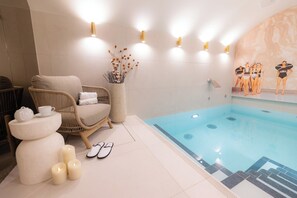 Pool - Hôtel Dress Code (Paris)