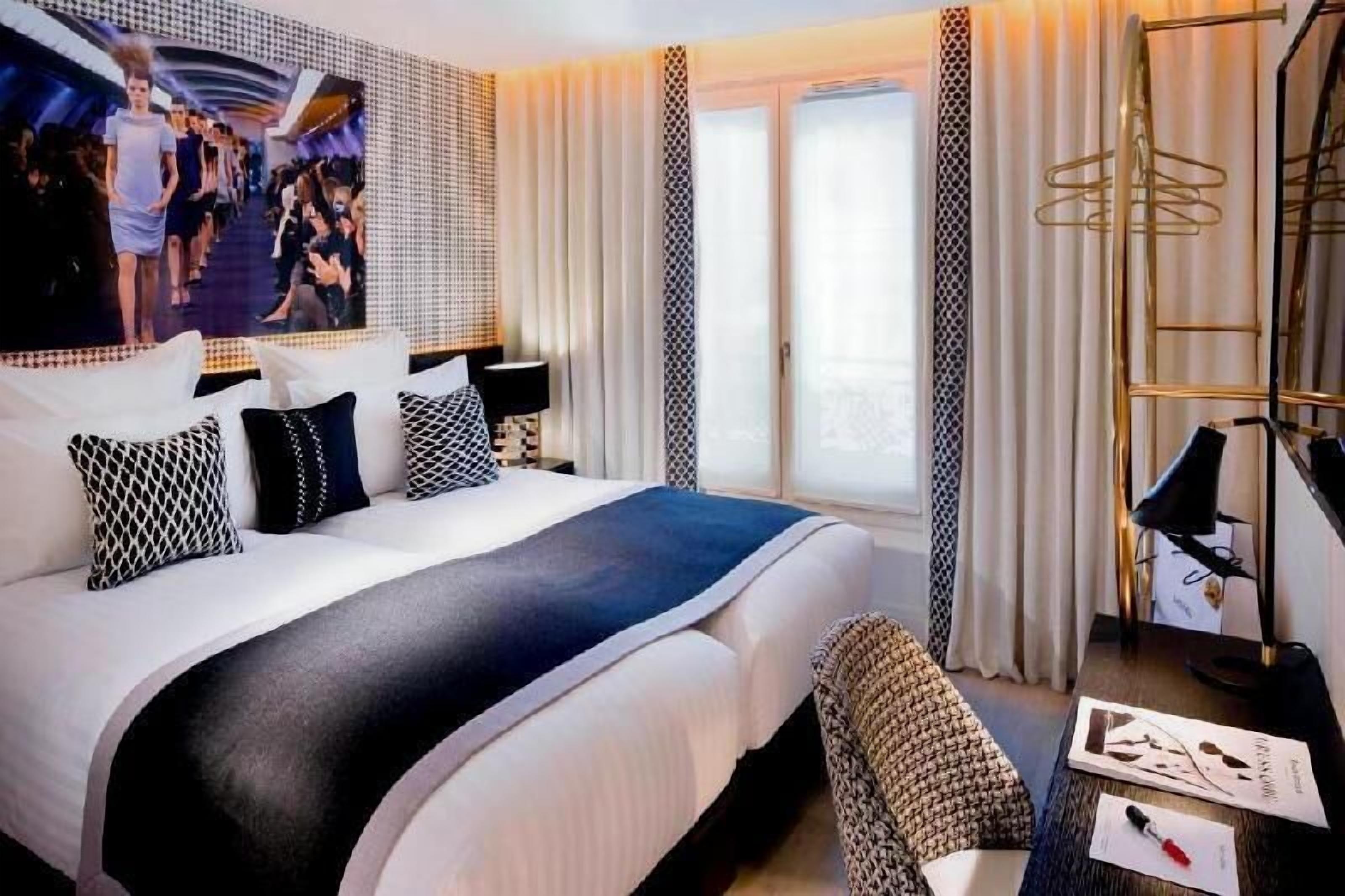 Minibar, in-room safe, desk, soundproofing