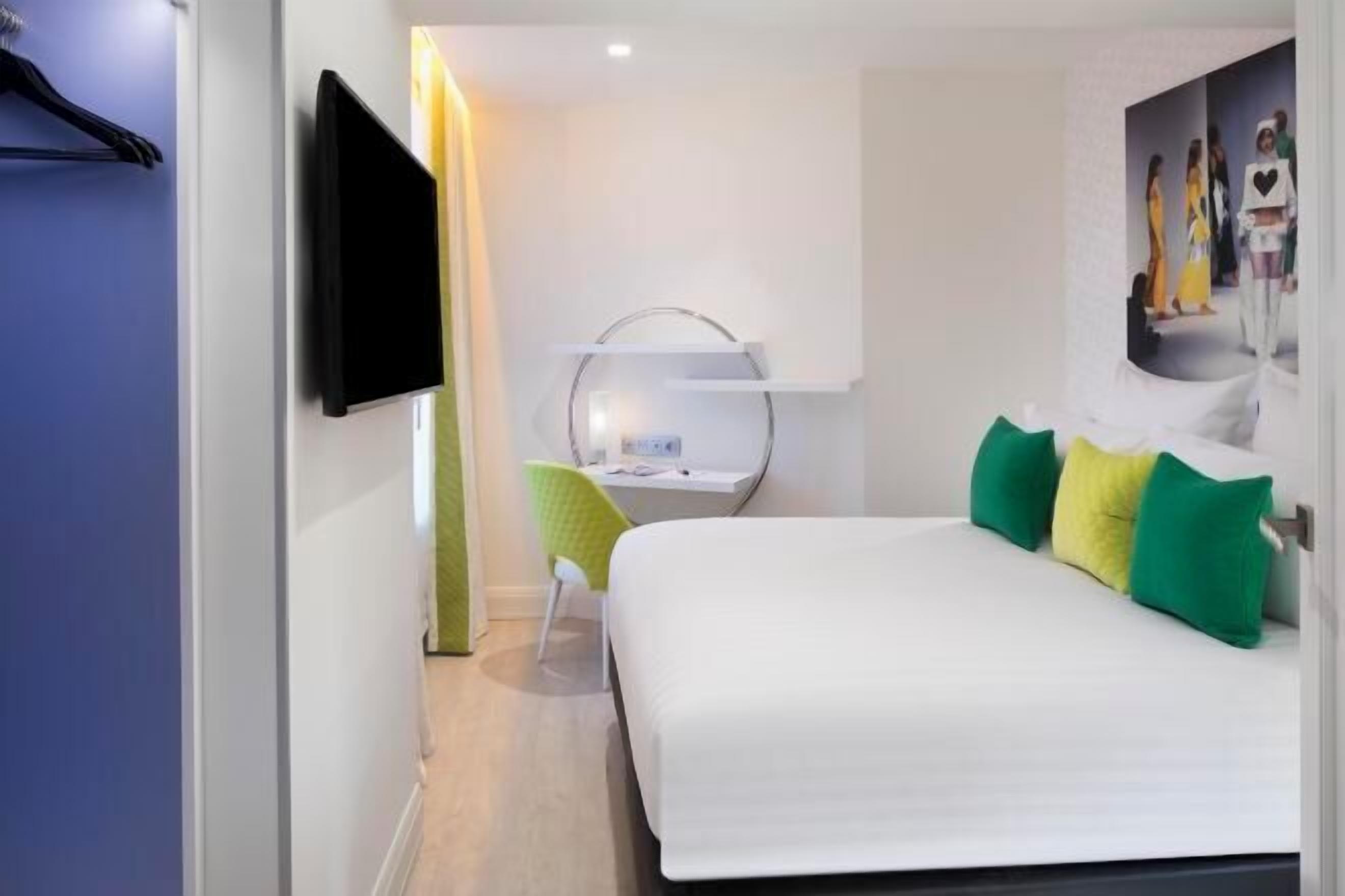 Minibar, in-room safe, desk, soundproofing