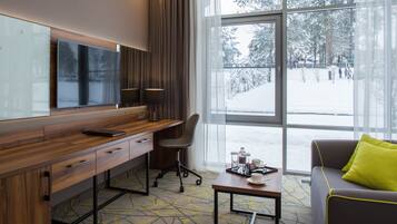 Chambre Deluxe Double ou avec lits jumeaux | Minibar, coffres-forts dans les chambres, bureau, chambres insonorisées