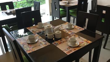 Petit déjeuner continental compris tous les jours