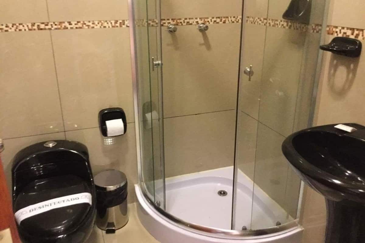 double room, 1 double bed, air conditioning | bathroom | shower, towels