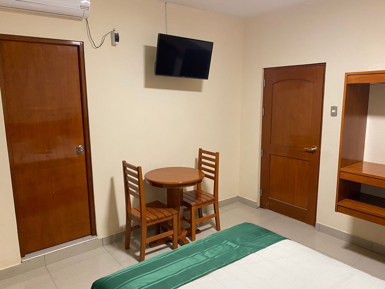 double room, 1 double bed, air conditioning | 1 bedroom, desk, free wifi, bed sheets