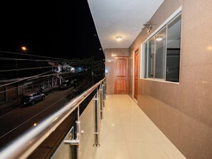 패밀리룸, 더블침대 2개, 에어컨, 시내 전망 | 발코니