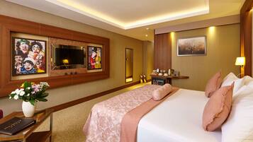 Minibar, in-room safe, desk, blackout curtains