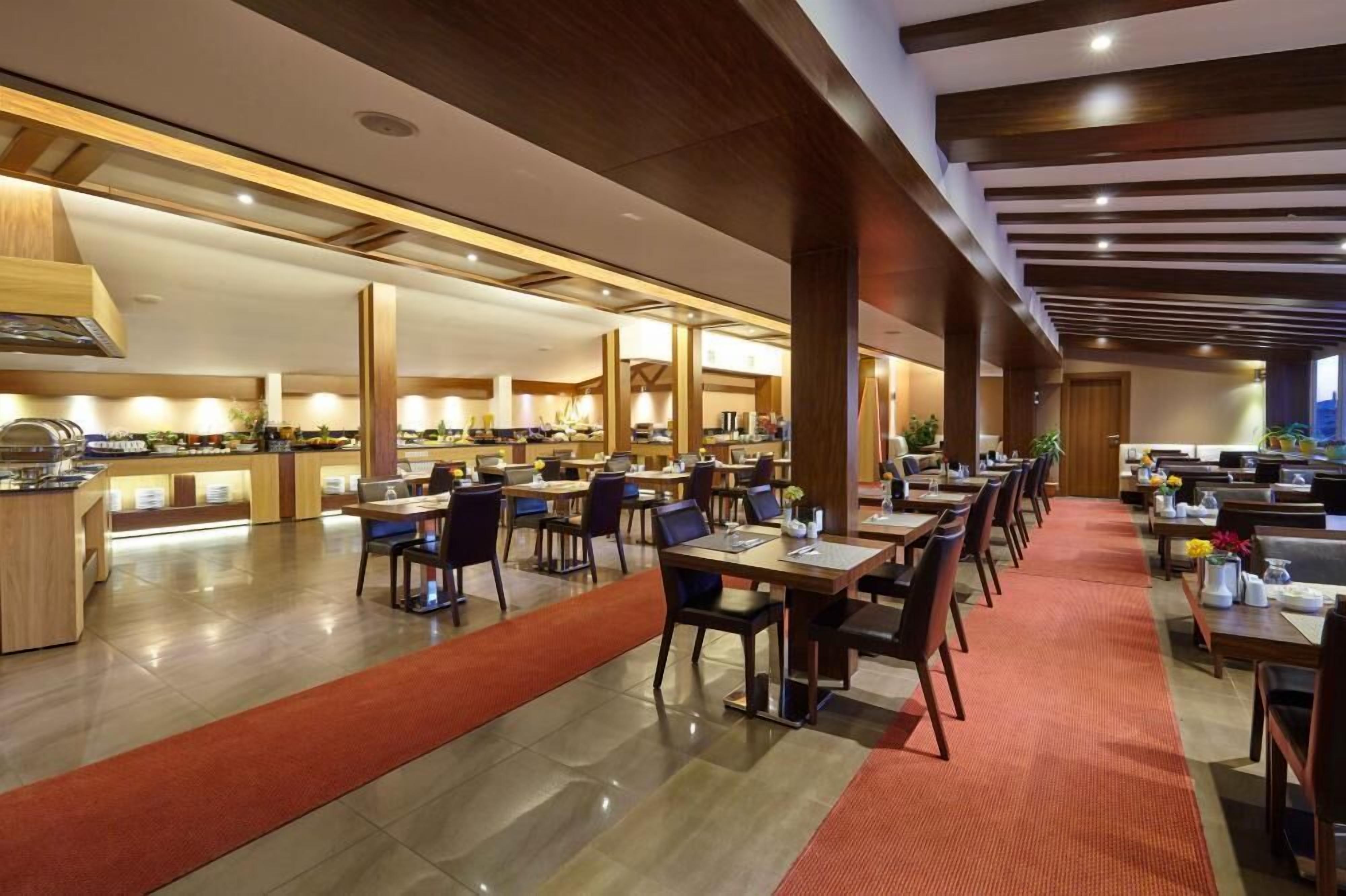 2 restaurants, lunch, dinner served; Turkish cuisine 