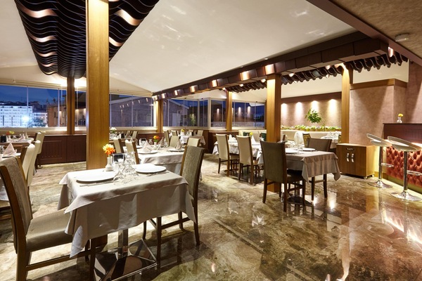 2 restaurants, lunch, dinner served; Turkish cuisine