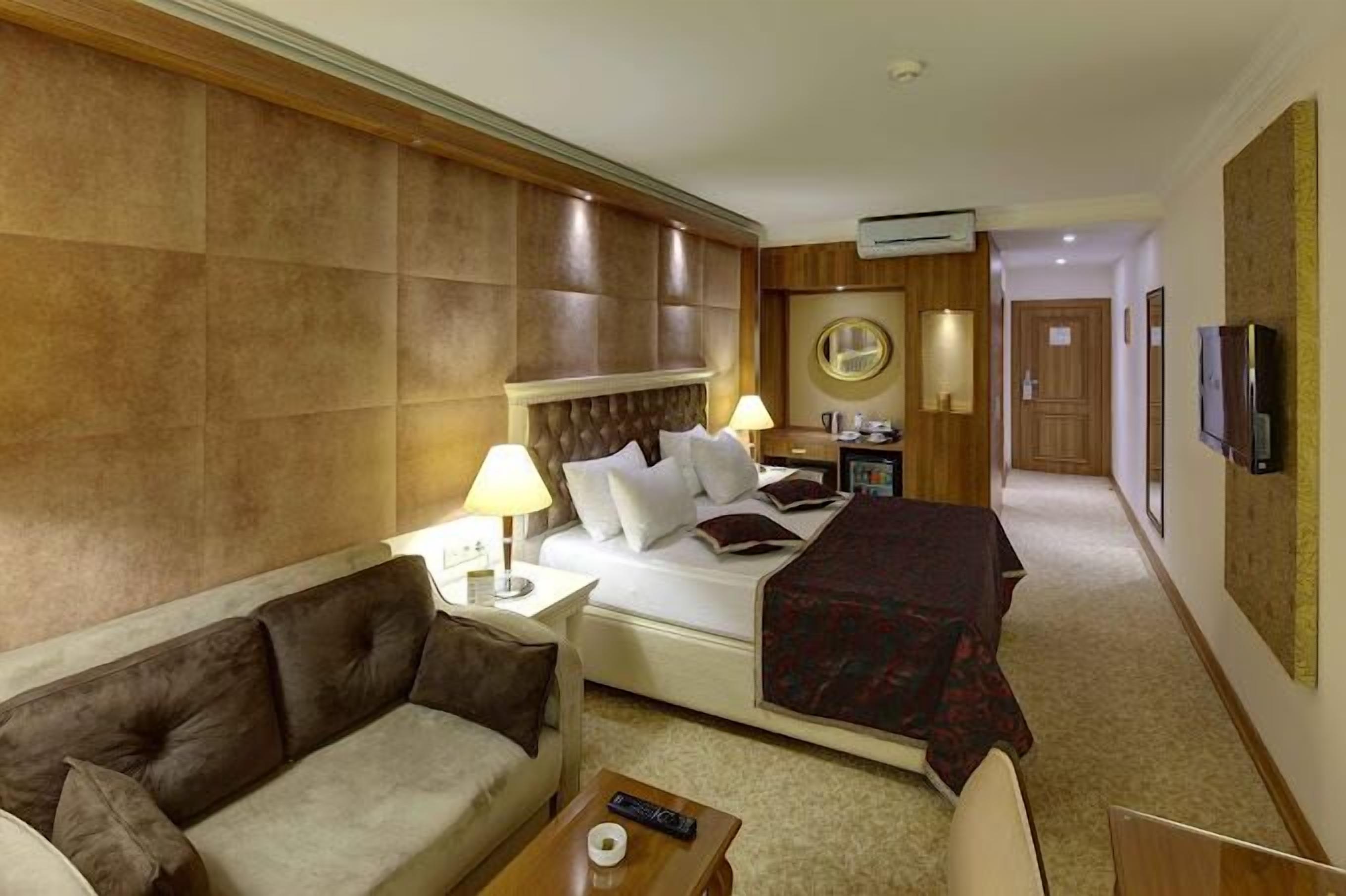 superior room | 1 bedroom, minibar, in-room safe, desk