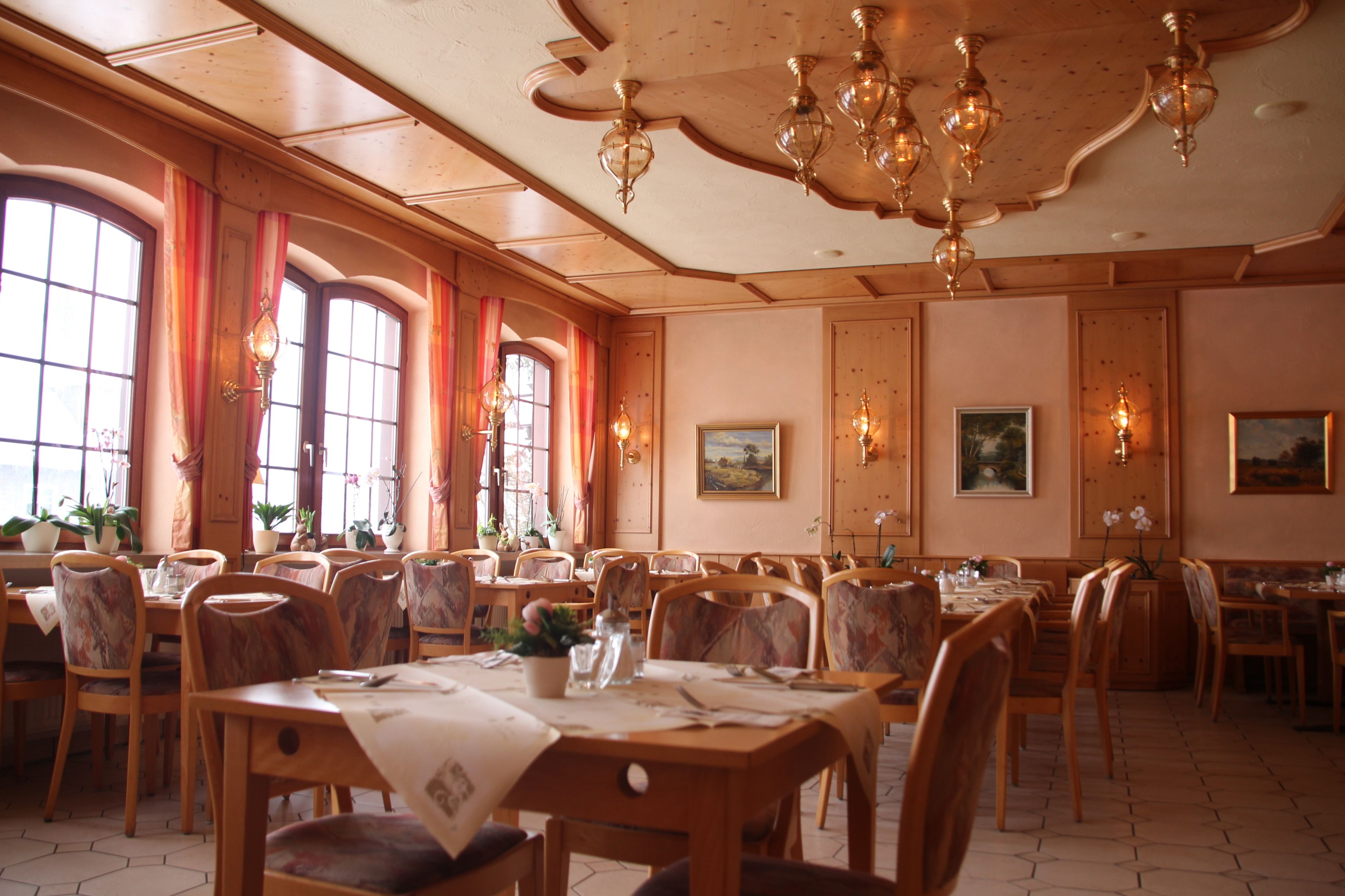 free daily self-service breakfast