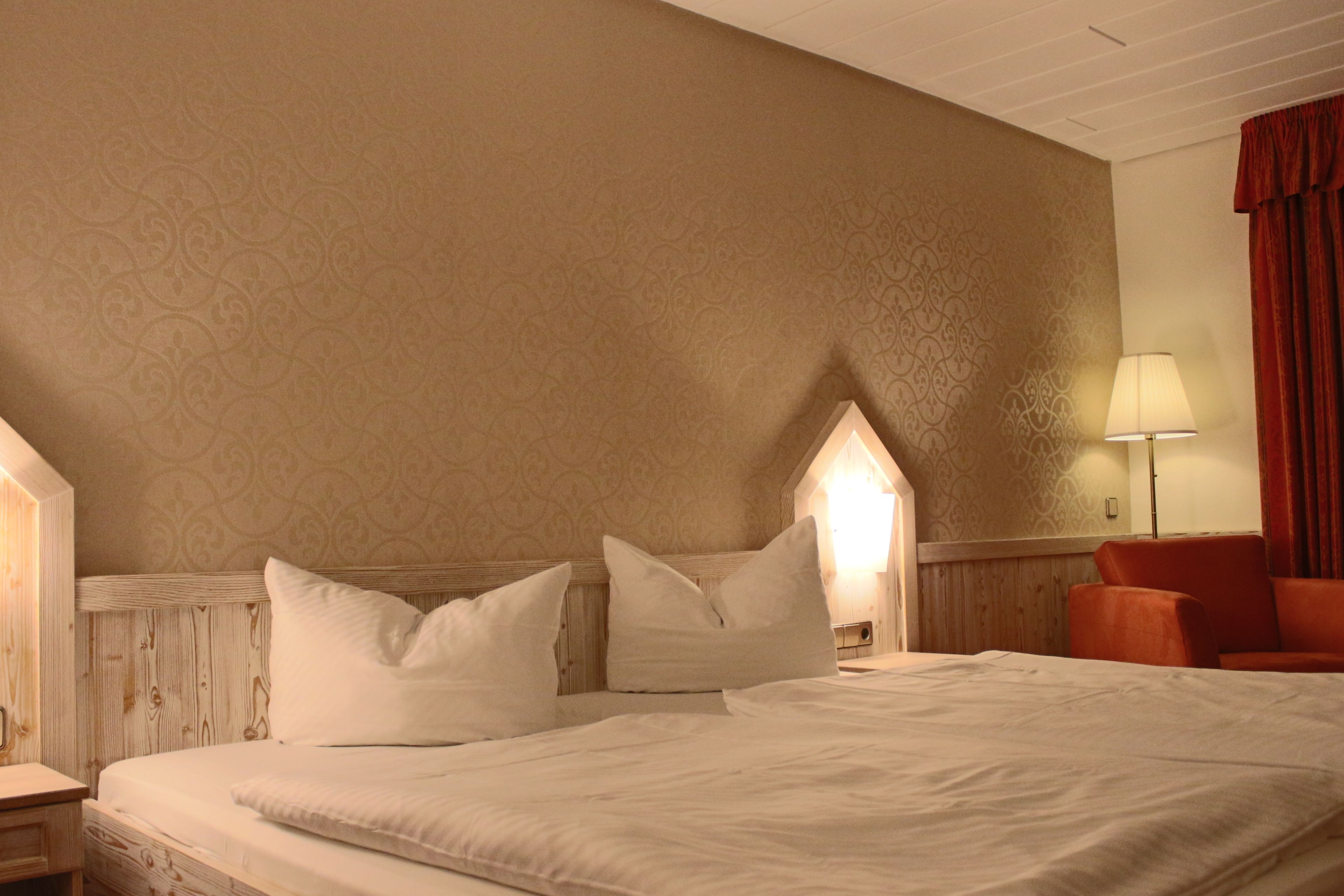 premium bedding, in-room safe, desk, free wifi