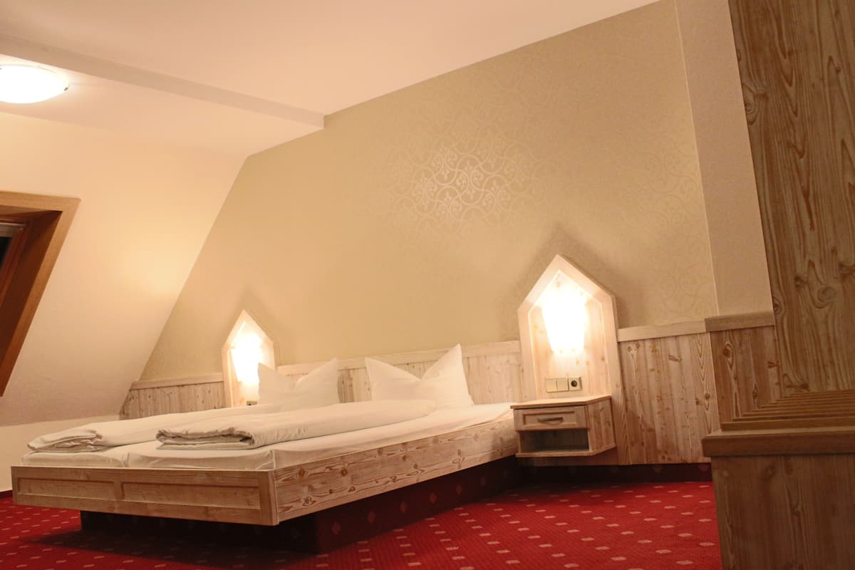 Comfort Suite, 2 Bedrooms, Non Smoking | Premium bedding, in-room safe, desk, free WiFi