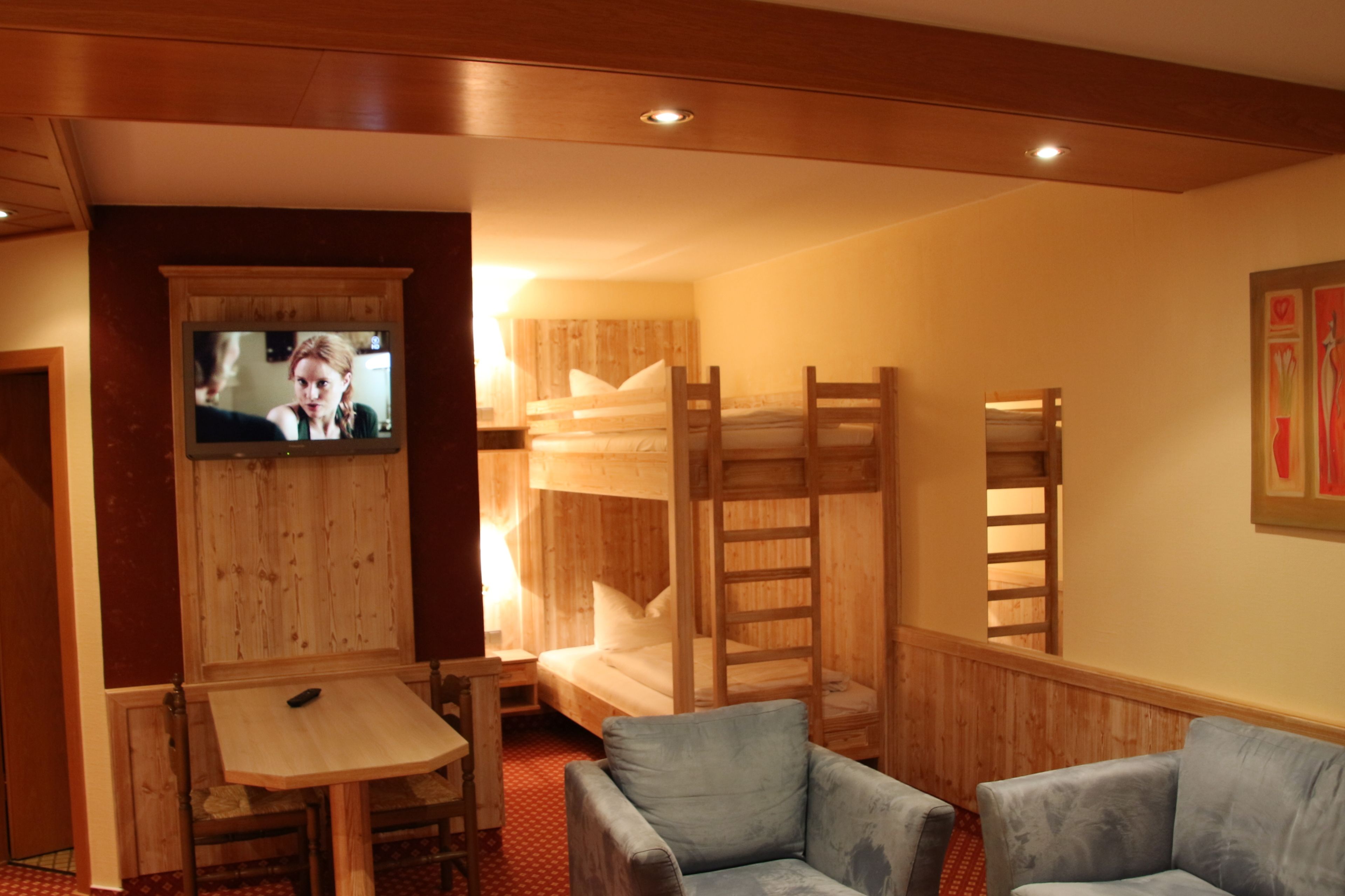 family room, multiple beds, non smoking | premium bedding, in-room safe, desk, free wifi