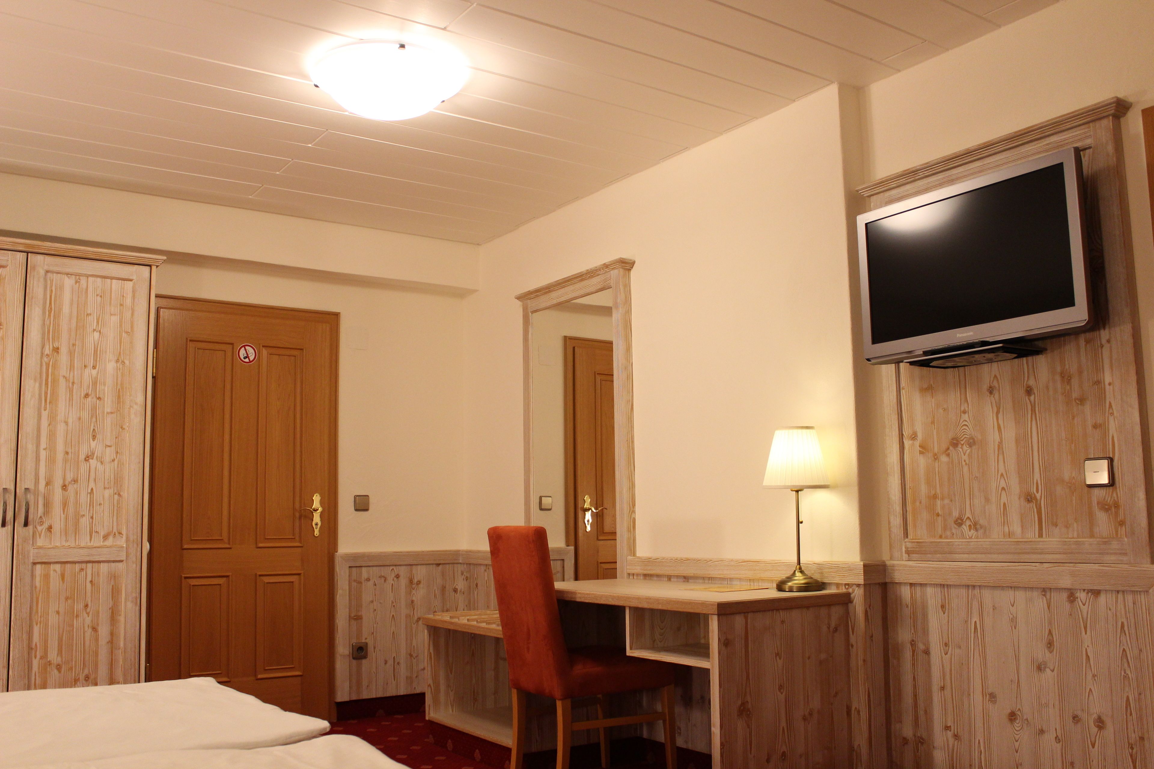 comfort double room, 1 king bed, non smoking | premium bedding, in-room safe, desk, free wifi