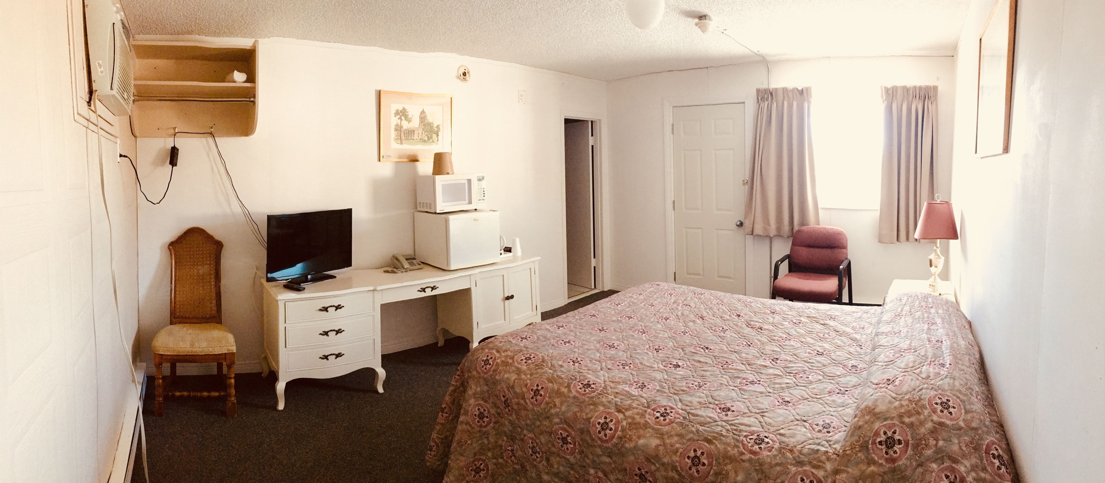 Desk, free WiFi, bed sheets