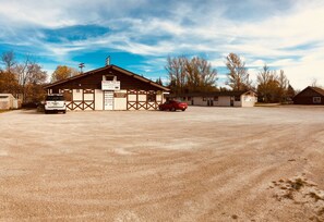 Front of property - Sharptail Motor (Ashern)