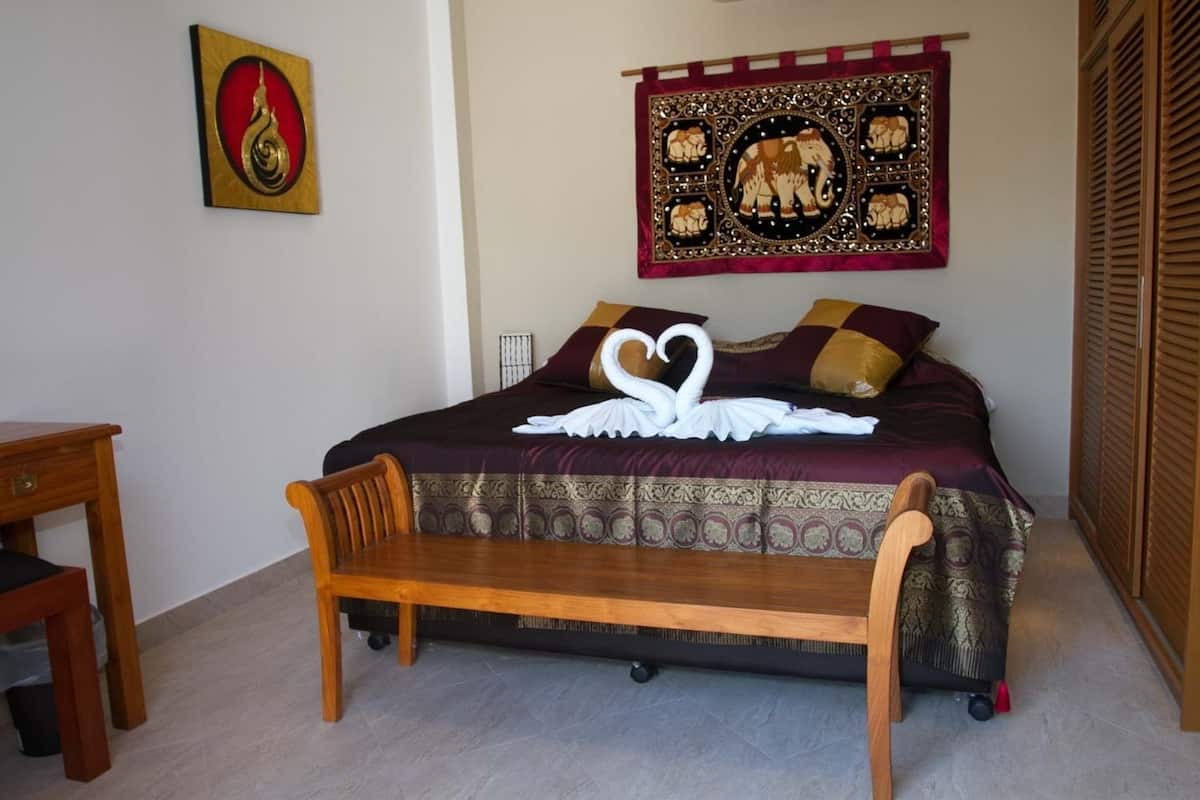 3 Bedroom Tropicana Villa with Pool | Minibar, in-room safe, desk, soundproofing
