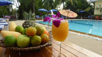 Poolside bar