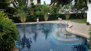 4 Bedroom Oriental Thai Pool Villa | Teras/patio