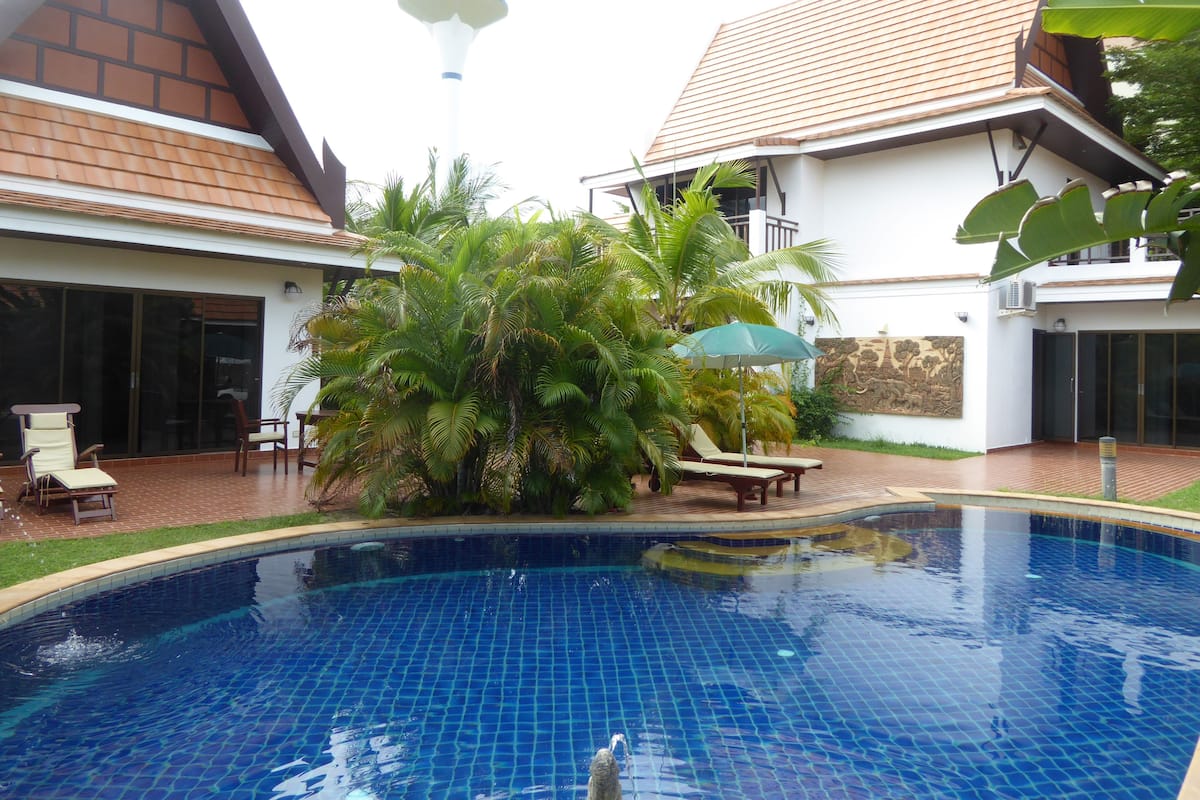 4 Bedroom Oriental Thai Pool Villa | Terrace/patio