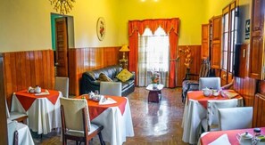 Free daily continental breakfast