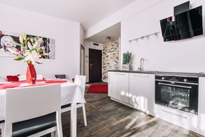 Design Apartment, 1 Bedroom, Kitchenette | Private kitchen | Fridge, microwave, oven, stovetop