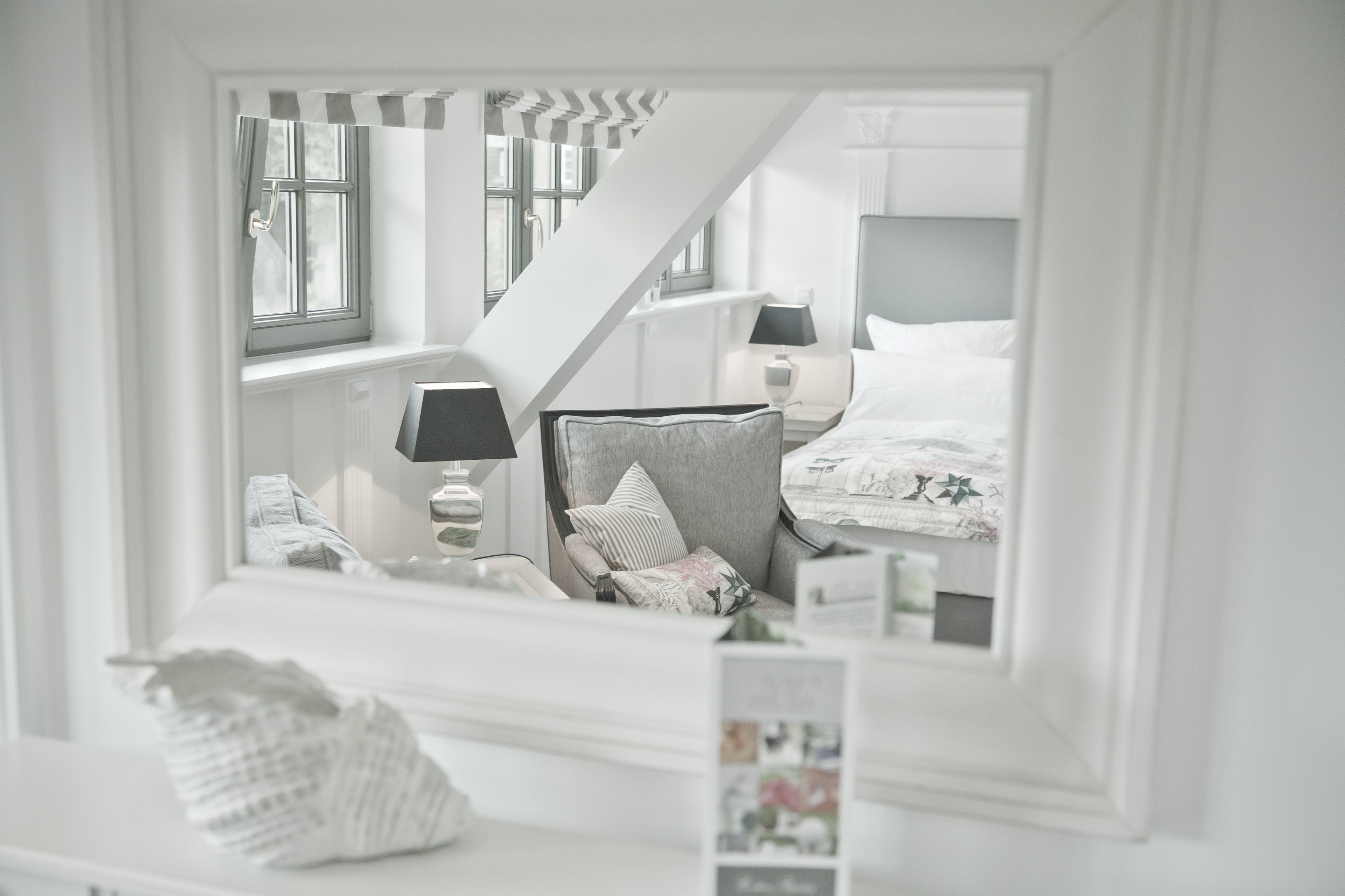 1 bedroom, individually decorated, individually furnished, desk