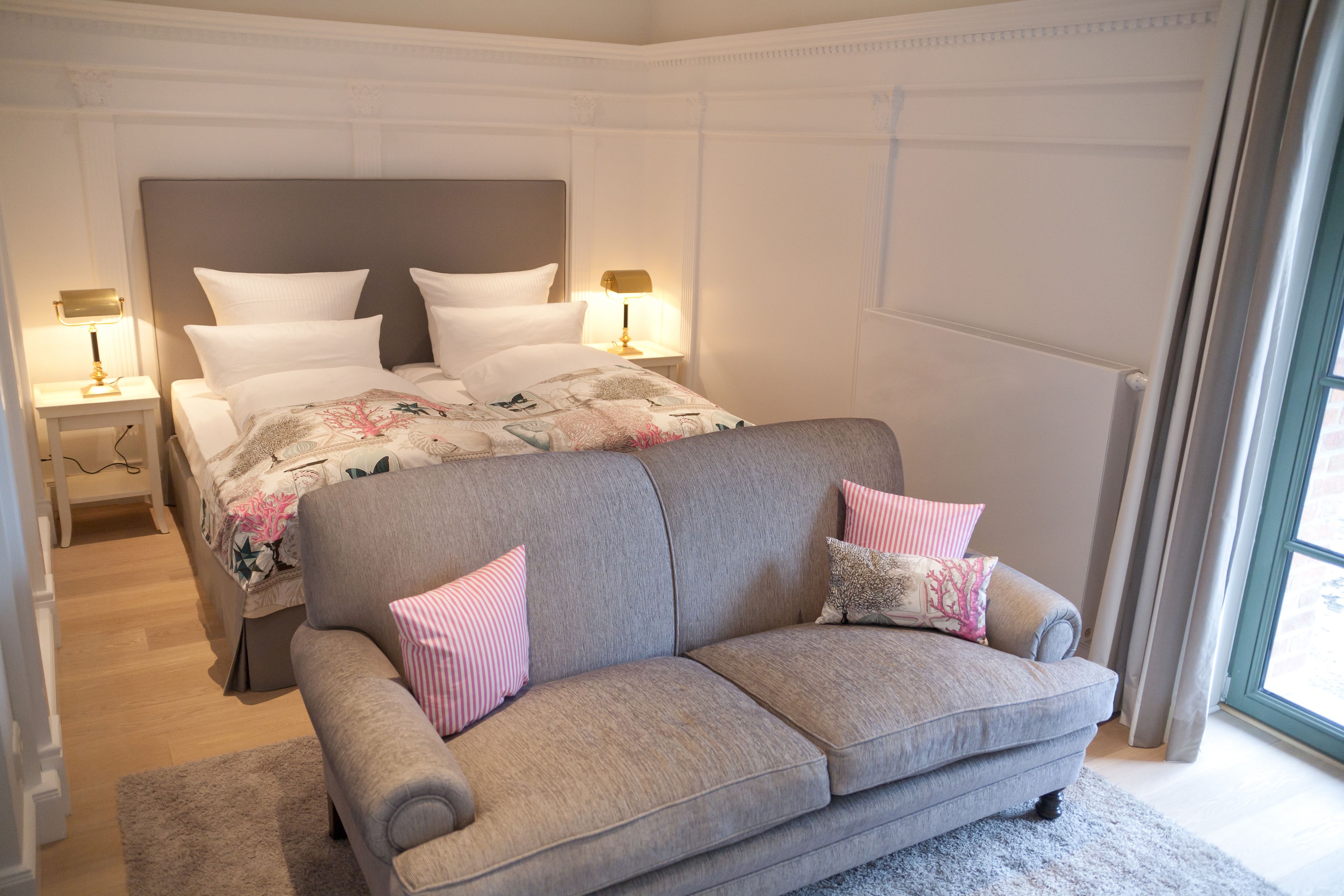 1 bedroom, individually decorated, individually furnished, desk