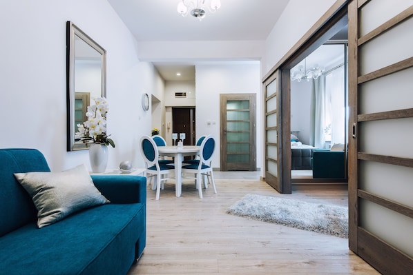 In-room dining - City Lights Apartments - Bosacka (Kraków)