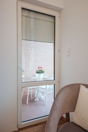 Luxury Apartment, 2 Bedrooms, Balcony (Bosacka 14) | Terrace/patio - City Lights Apartments - Bosacka (Kraków)