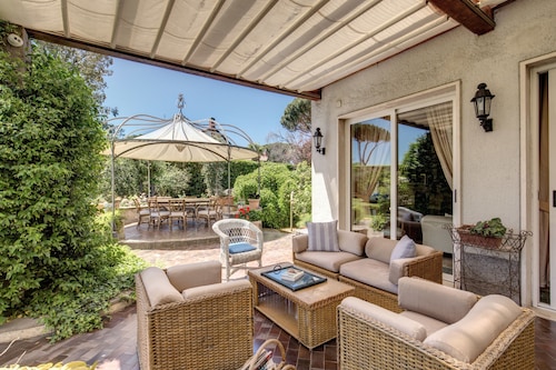 La Gaura Guest House