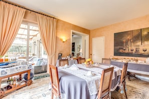 Petit déjeuner buffet compris tous les jours