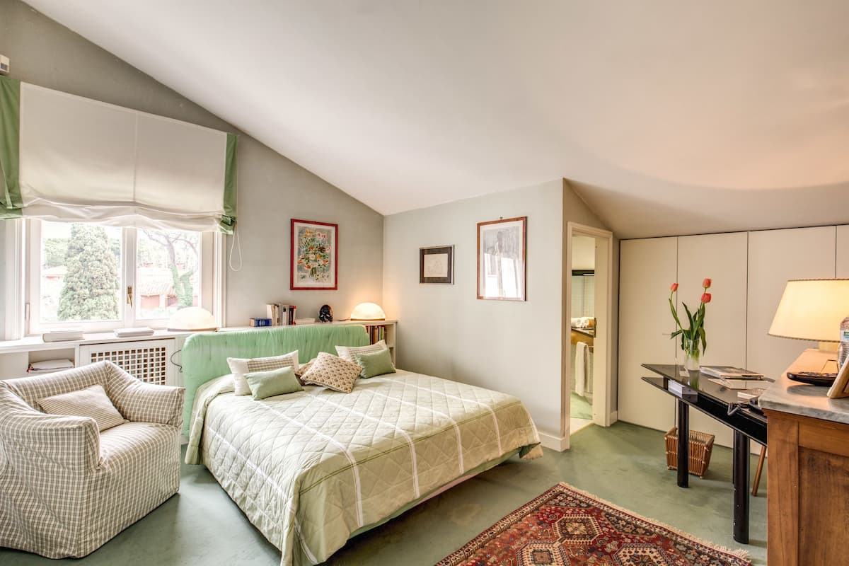 Suite junior, baño privado | Sábanas italianas Frette, ropa de cama de alta calidad y edredón