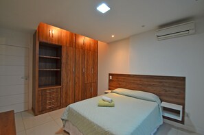 Family Apartment, 3 Bedrooms, Kitchen, Beachside