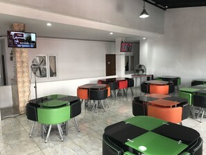 Breakfast, lunch and dinner served - Marcopolo Homestay Pekanbaru (Pekanbaru)