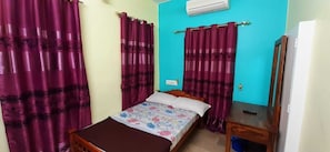 Hochwertige Bettwaren, Zimmersafe, Schreibtisch, schallisolierte Zimmer