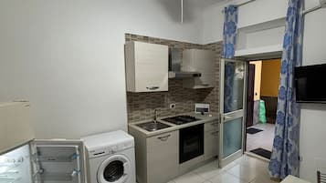 Standard Studio, Courtyard Area | Living area
