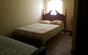 Deluxe Double or Twin Room, 2 Double Beds | Desk, iron/ironing board, free WiFi - Hotel Central Park (San Pedro)