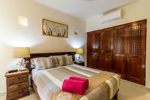 Apartamento conforto, 2 quartos, vista para a piscina, no canto | 2 quartos, cofres nos quartos, individualmente decorados