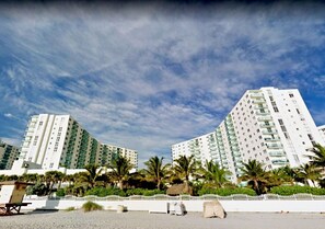 Exterior - The Tides by Miami Te Espera (Hollywood)
