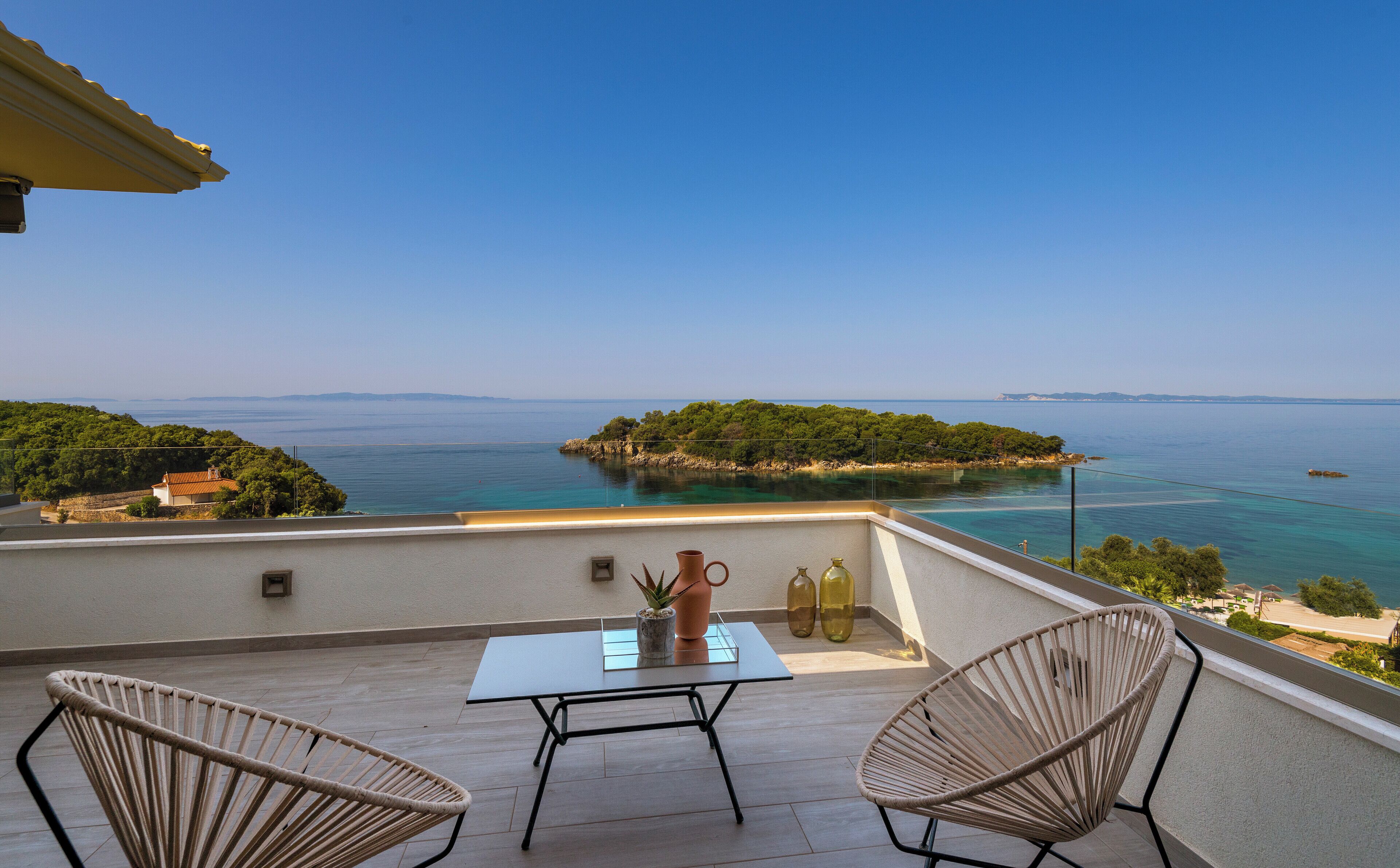 Retreat Suite With Sea View | Terrace/patio