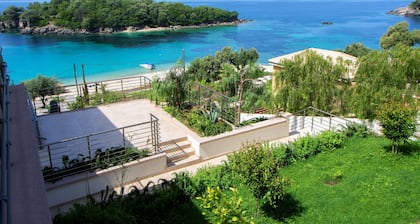 Prima Vista Beachfront Boutique Hotel