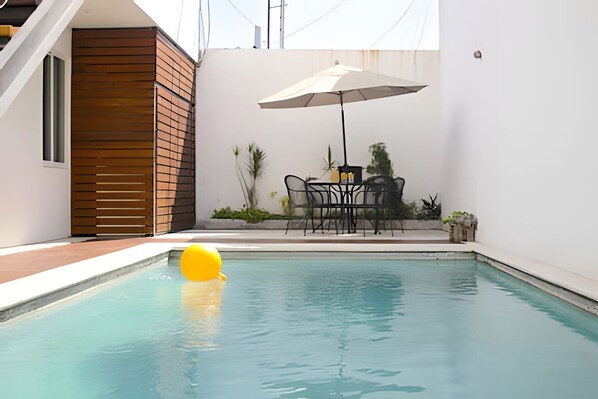 Suite empresarial | Alberca | Alberca al aire libre 