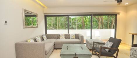 Luxury Apartment, 1 King Bed, Garden View, Ground Floor | Living area