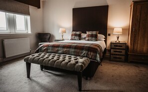 Skrivebord, strykejern/-brett, wi-fi (inkludert) og sengetøy