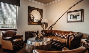 Lounge - Broadford Hotel (Strath)